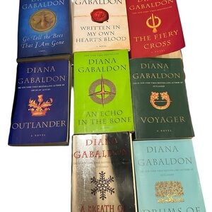 Diana Gabaldon Outlander Series- Bundle Of 8 Books​